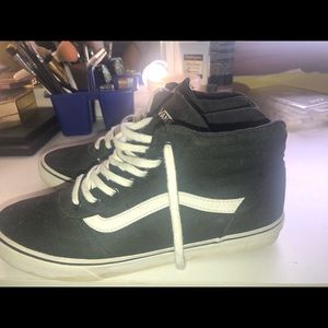 BLACK AND WHITE HIGHTOP VANS